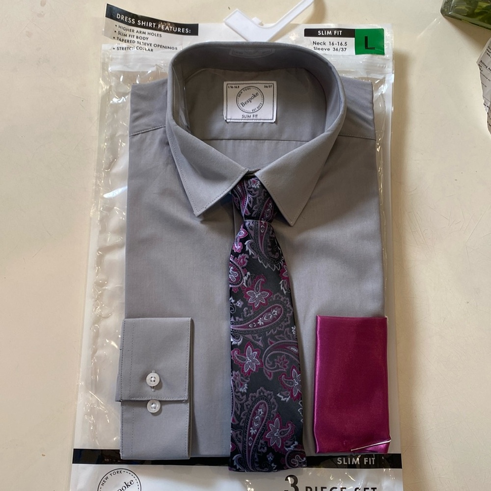 Men’s New York Bespoke Slim Fit Dress Shirt Set. Shirt/Tie/Pocket Square.